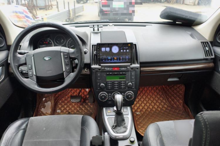 Used Land Rover Freelander 2 2011 3.2L i6 SE Gasoline Version Center Console