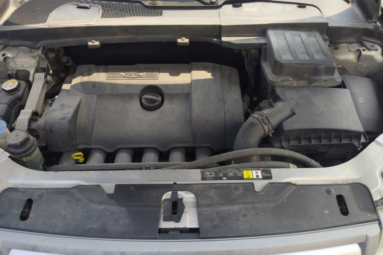 Used Land Rover Freelander 2 2011 3.2L i6 HSE Gasoline Edition Engine Bay