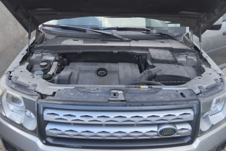 Used Land Rover Freelander 2 2011 3.2L i6 SE Gasoline Version Engine Bay