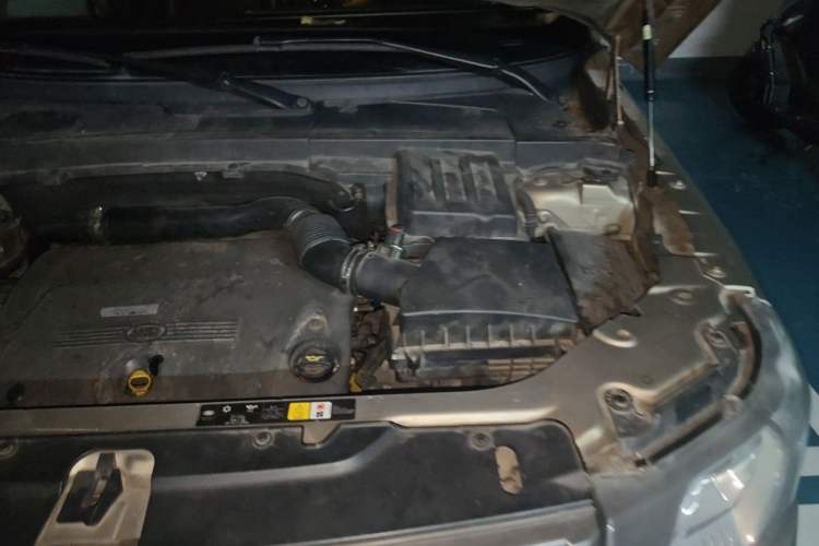 Used Land Rover Freelander 2 2011 2.2T SD4 SE Diesel Edition Engine Bay Left