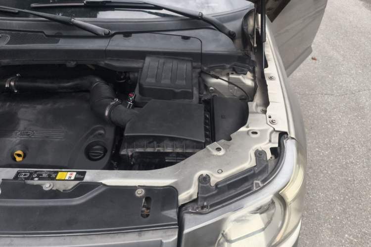Used Land Rover Freelander 2 2011 2.2T SD4 SE Diesel Edition Engine Bay Left