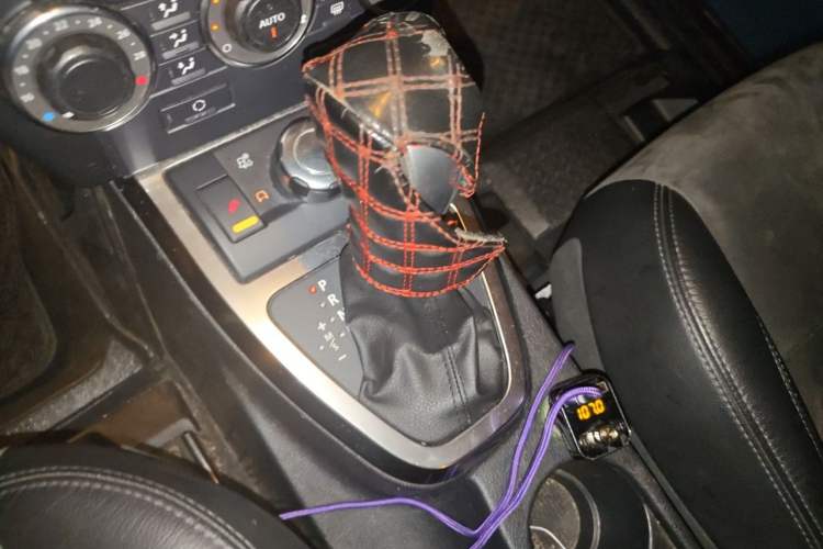 Used Land Rover Freelander 2 2011 2.2T SD4 SE Diesel Edition Gear Lever