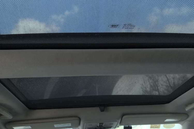 Used Land Rover Freelander 2 2011 3.2L i6 SE Gasoline Version Headliner