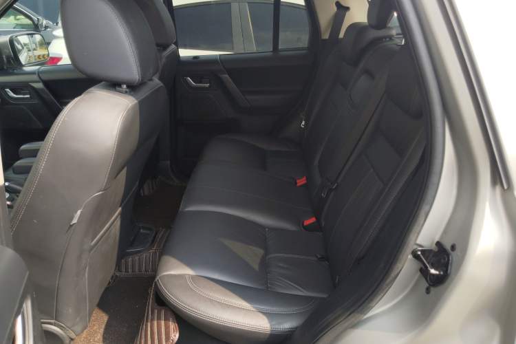 Used Land Rover Freelander 2 2011 3.2L i6 HSE Gasoline Edition Left Rear Seat