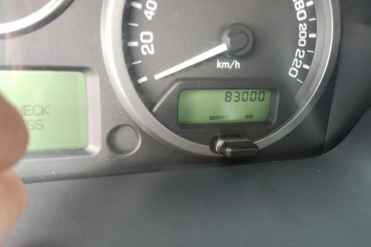 Used Land Rover Freelander 2 2011 3.2L i6 HSE Gasoline Edition Odometer Close Up