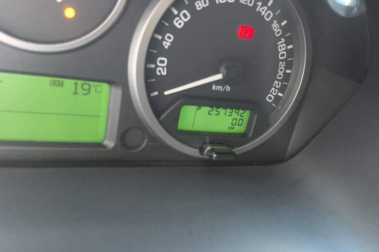 Used Land Rover Freelander 2 2011 3.2L i6 SE Gasoline Version Odometer Close Up