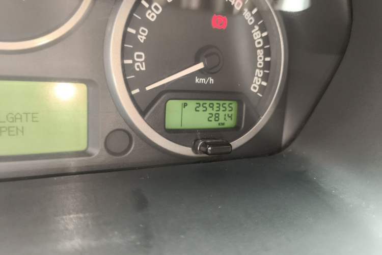 Used Land Rover Freelander 2 2011 2.2T SD4 SE Diesel Edition Odometer Close Up