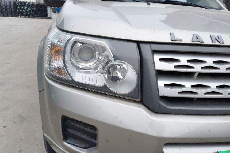 Used Land Rover Freelander 2 2011 3.2L i6 SE Gasoline Version Right Front Headlight
