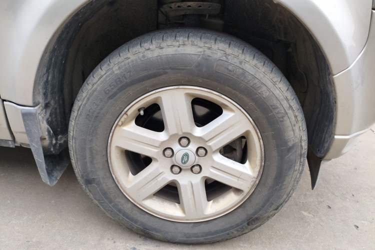 Used Land Rover Freelander 2 2011 3.2L i6 SE Gasoline Version Right Front Wheel Hub