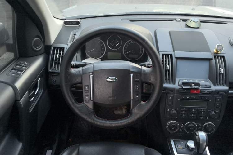 Used Land Rover Freelander 2 2011 3.2L i6 SE Gasoline Version Steering Wheel