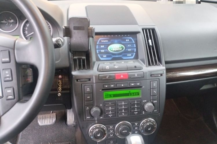 Used Land Rover Freelander 2 2011 3.2L i6 SE Gasoline Version Audio And AC Panel