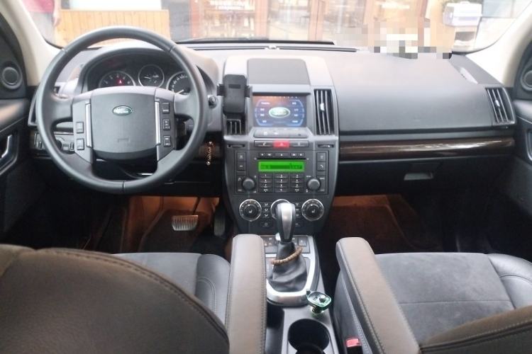 Used Land Rover Freelander 2 2011 3.2L i6 SE Gasoline Version Center Console