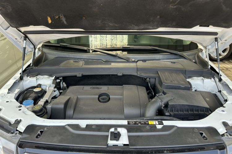 Used Land Rover Freelander 2 2011 3.2L i6 HSE Gasoline Edition Engine Bay