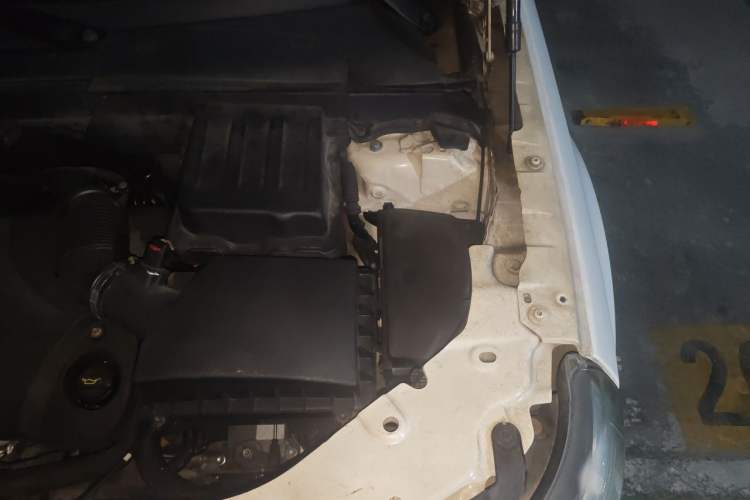 Used Land Rover Freelander 2 2011 2.2T SD4 SE Diesel Edition Engine Bay Left
