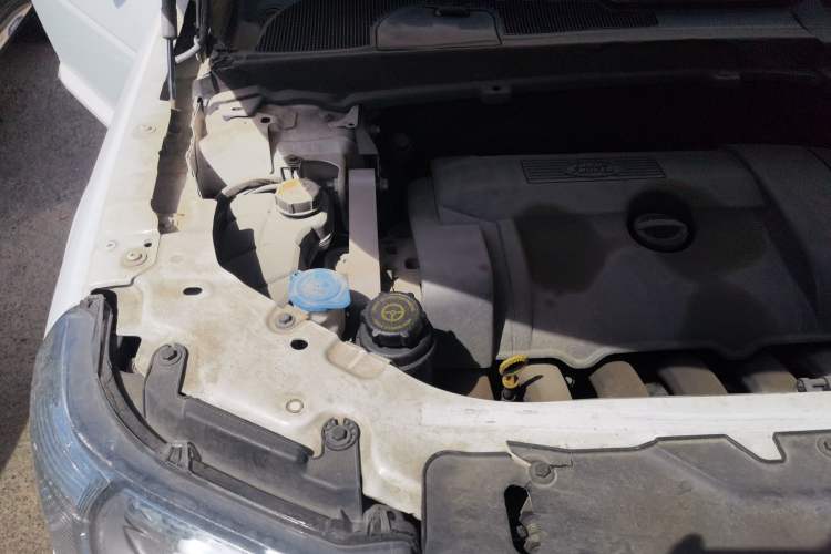 Used Land Rover Freelander 2 2011 3.2L i6 SE Gasoline Version Engine Bay Right