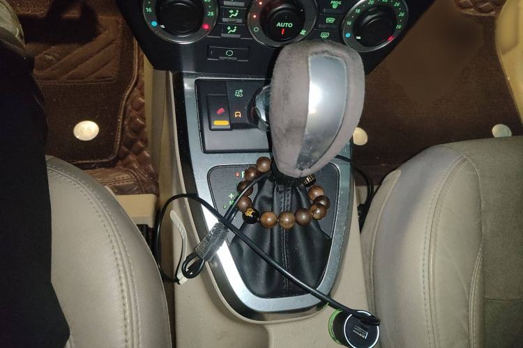 Used Land Rover Freelander 2 2011 2.2T SD4 SE Diesel Edition Gear Lever