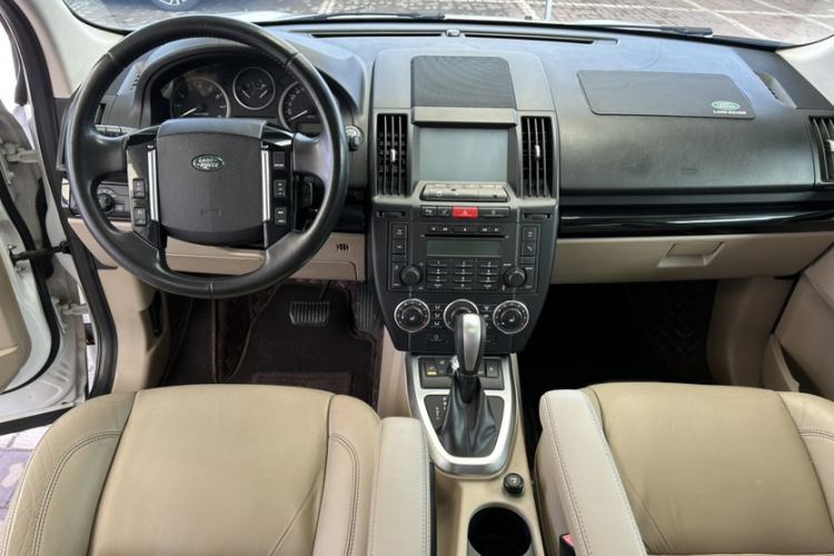 Used Land Rover Freelander 2 2011 3.2L i6 HSE Gasoline Edition Interior 2