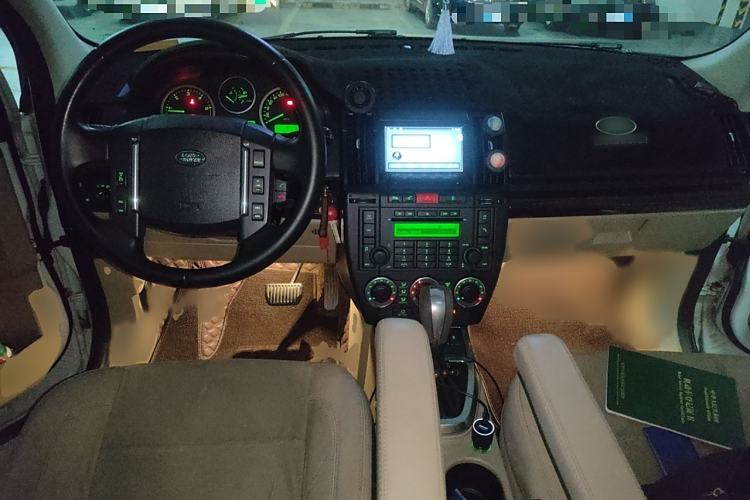 Used Land Rover Freelander 2 2011 2.2T SD4 SE Diesel Edition Interior 2