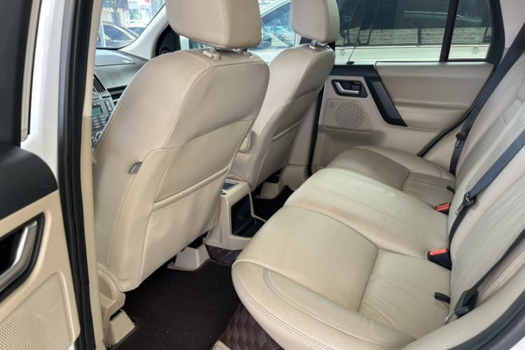 Used Land Rover Freelander 2 2011 3.2L i6 HSE Gasoline Edition Interior 4