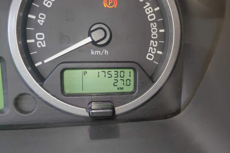 Used Land Rover Freelander 2 2011 3.2L i6 HSE Gasoline Edition Odometer Close Up