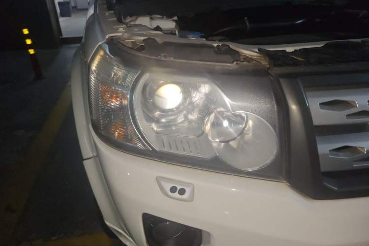Used Land Rover Freelander 2 2011 2.2T SD4 SE Diesel Edition Right Front Headlight