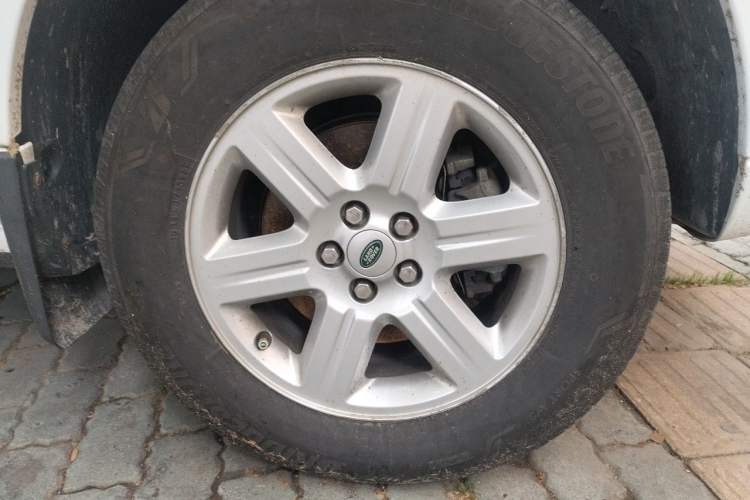 Used Land Rover Freelander 2 2011 3.2L i6 SE Gasoline Version Right Front Wheel Hub