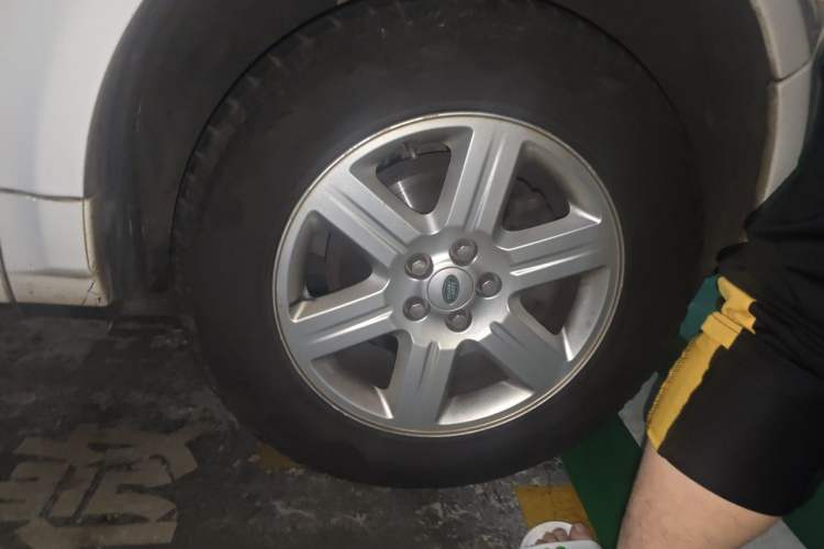 Used Land Rover Freelander 2 2011 2.2T SD4 SE Diesel Edition Right Front Wheel Hub