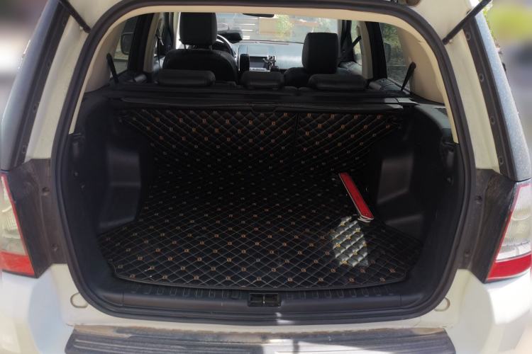 Used Land Rover Freelander 2 2011 3.2L i6 SE Gasoline Version Trunk