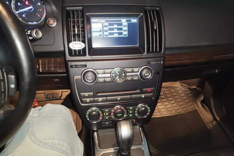 Used Land Rover Freelander 2 2012 2.0T Si4 SE Gasoline Version Audio And AC Panel