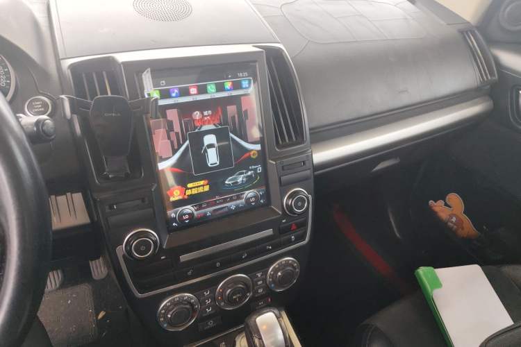 Used Land Rover Freelander 2 2012 2.2T SD4 SE Diesel Edition Audio And AC Panel