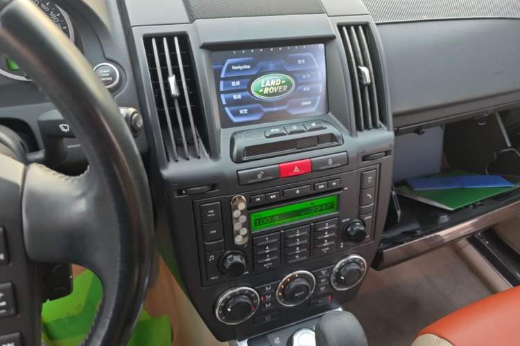 Used Land Rover Freelander 2 2012 2.2T SD4 SE Diesel Edition Audio And AC Panel