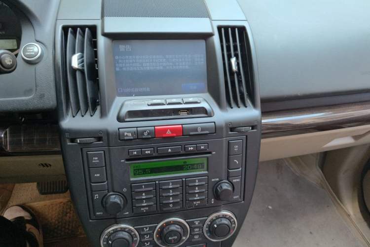 Used Land Rover Freelander 2 2012 2.0T Si4 SE Gasoline Version Audio And AC Panel