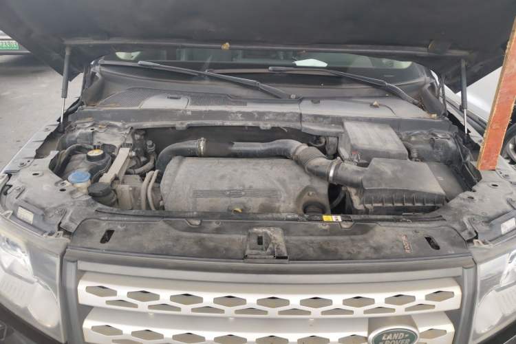 Used Land Rover Freelander 2 2012 2.2T SD4 SE Diesel Edition Engine Bay