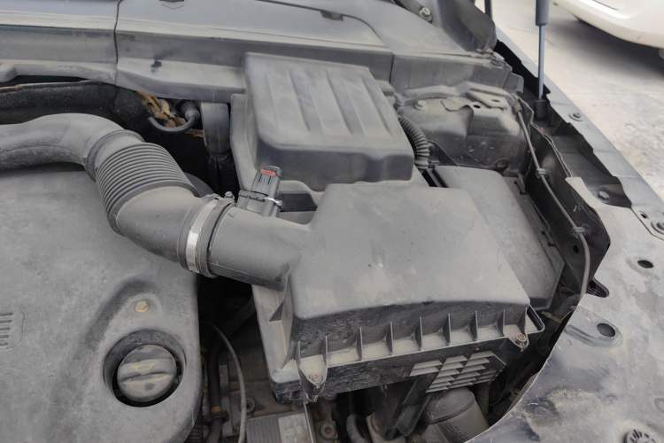Used Land Rover Freelander 2 2012 2.2T SD4 SE Diesel Edition Engine Bay Left