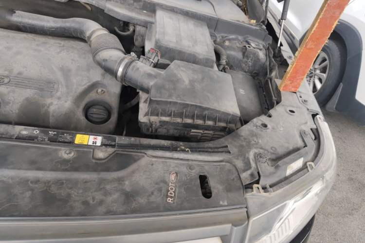 Used Land Rover Freelander 2 2012 2.2T SD4 SE Diesel Edition Engine Bay Left