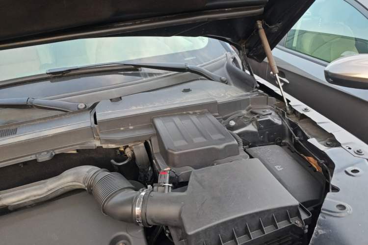 Used Land Rover Freelander 2 2012 2.2T SD4 SE Diesel Edition Engine Bay Left