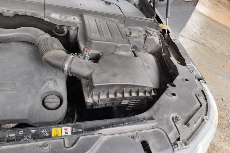 Used Land Rover Freelander 2 2012 2.2T SD4 SE Diesel Edition Engine Bay Left