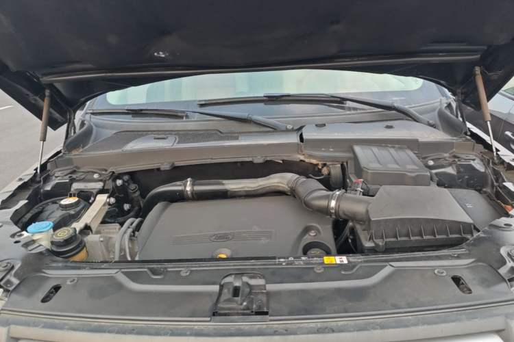 Used Land Rover Freelander 2 2012 2.2T SD4 SE Diesel Edition Engine Bay