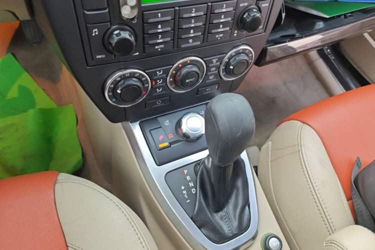 Used Land Rover Freelander 2 2012 2.2T SD4 SE Diesel Edition Gear Lever