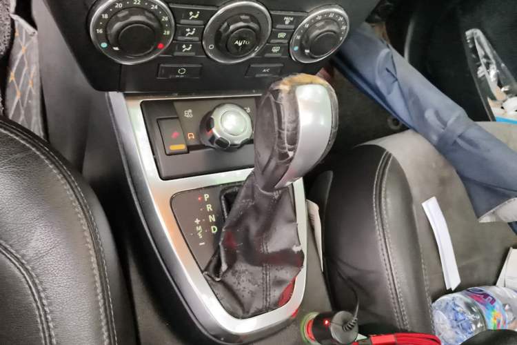 Used Land Rover Freelander 2 2012 2.2T SD4 SE Diesel Edition Gear Lever