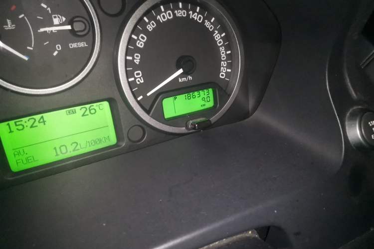 Used Land Rover Freelander 2 2012 2.2T SD4 S Diesel Version Odometer Close Up