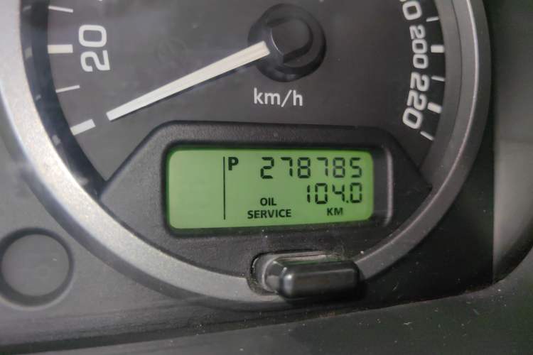 Used Land Rover Freelander 2 2012 2.2T SD4 SE Diesel Edition Odometer Close Up