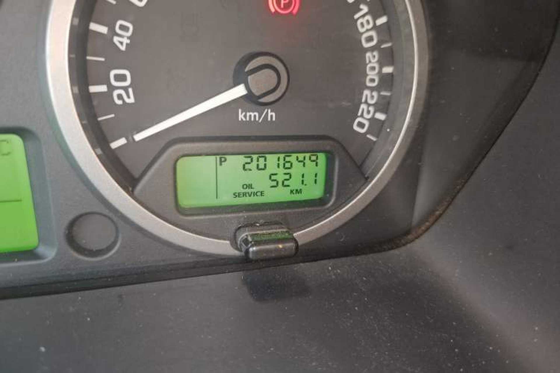 Used Land Rover Freelander 2 2012 2.0T Si4 HSE Gasoline Version Odometer Close Up