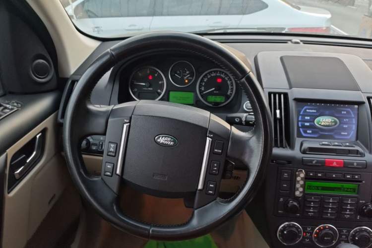 Used Land Rover Freelander 2 2012 2.2T SD4 SE Diesel Edition Steering Wheel