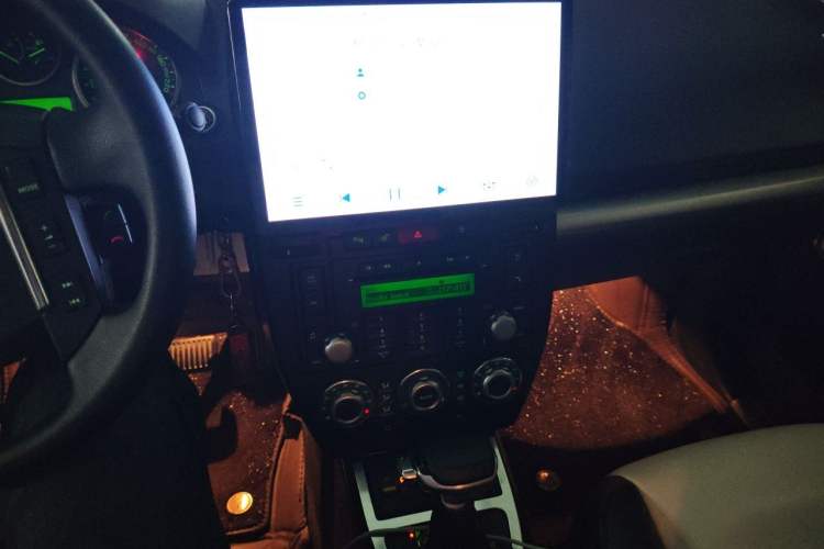 Used Land Rover Freelander 2 2012 2.2T SD4 HSE Diesel Edition Audio And AC Panel
