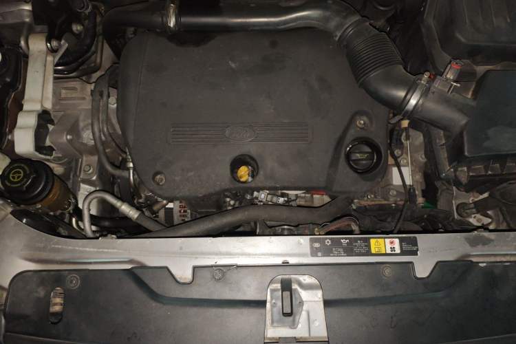 Used Land Rover Freelander 2 2012 2.2T SD4 HSE Diesel Edition Engine Bay