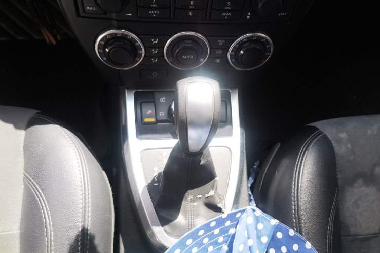 Used Land Rover Freelander 2 2012 2.2T SD4 SE Diesel Edition Gear Lever