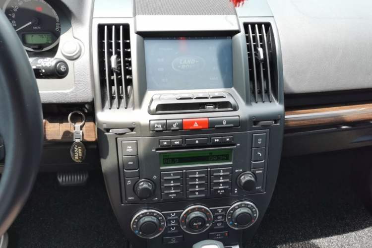 Used Land Rover Freelander 2 2012 2.2T SD4 SE Diesel Edition Audio And AC Panel