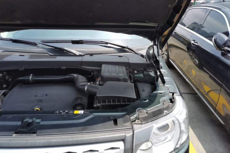 Used Land Rover Freelander 2 2012 2.2T SD4 SE Diesel Edition Engine Bay Left