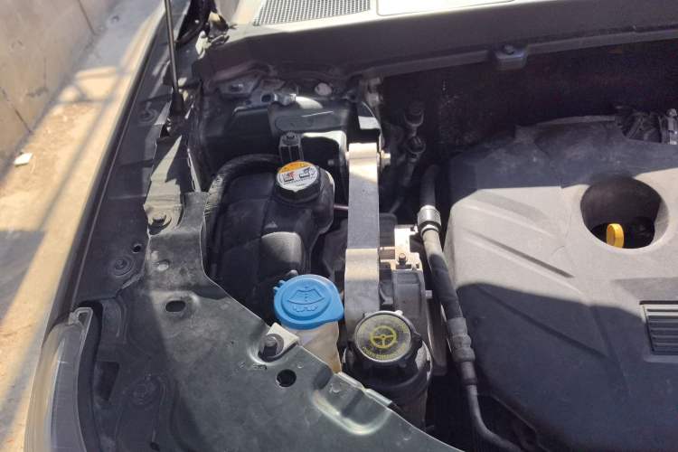 Used Land Rover Freelander 2 2012 2.0T Si4 SE Gasoline Version Engine Bay Right